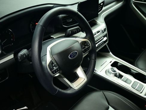 Used 2023 Ford Explorer XLT w/ Equipment Group 202A image 19