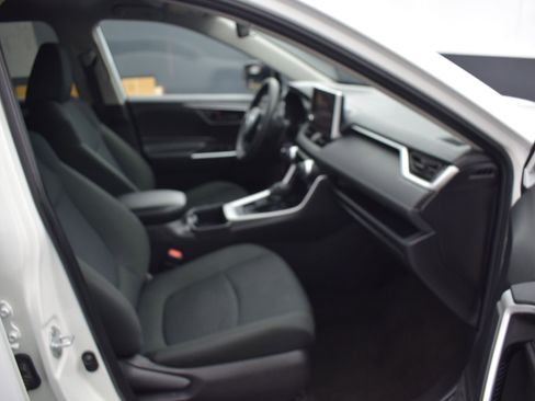 Used 2024 Toyota RAV4 LE image 10