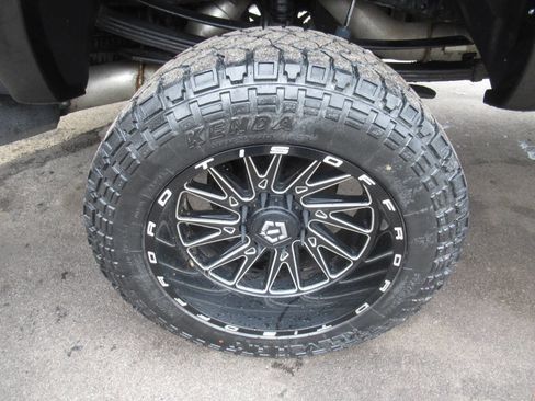 Used 2015 Ford F350 Lariat w/ Chrome Package image 12