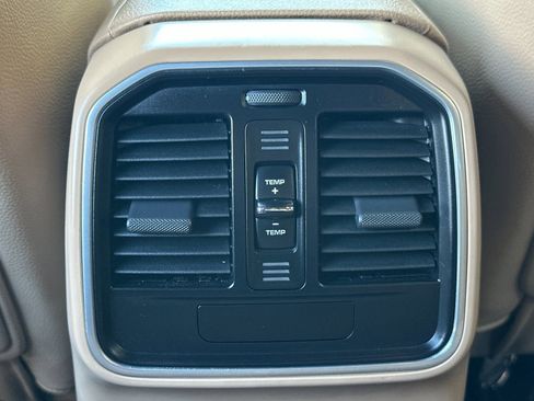 Used 2019 Porsche Macan image 13