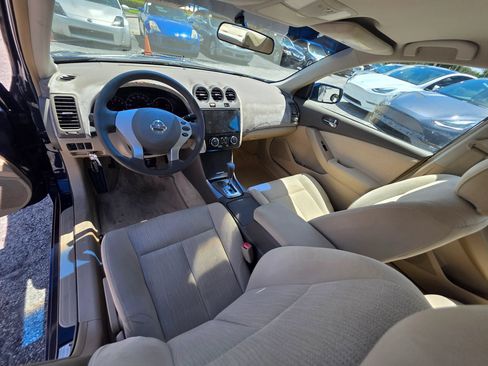 Used 2010 Nissan Altima 2.5 S FWD image 14