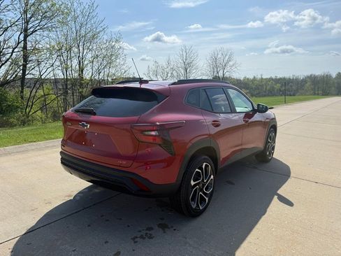 New 2026 Chevrolet Trax RS w/ Sunroof Package image 3