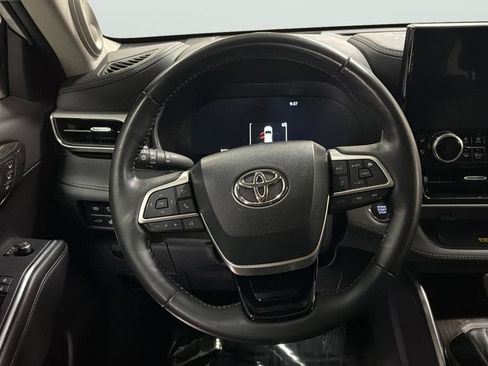 Used 2023 Toyota Highlander Platinum image 19