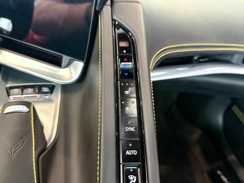 Certified 2024 Chevrolet Corvette Stingray Premium Conv RWD image 27