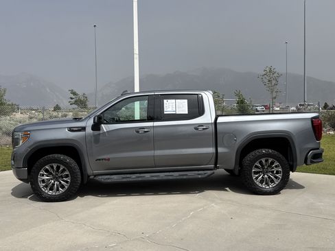 Used 2021 GMC Sierra 1500 AT4 w/ AT4 Value Package AWD/4WD image 2