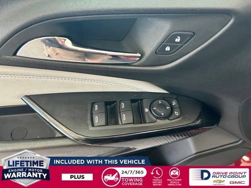 Used 2025 Chevrolet Trax LT FWD image 14