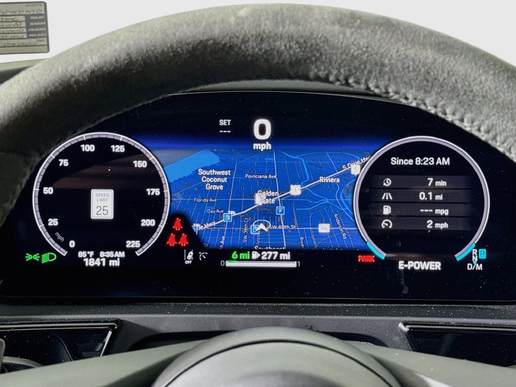 Certified 2025 Porsche Cayenne Turbo AWD/4WD image 13