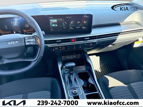 New 2026 Kia Sorento LX FWD image 17