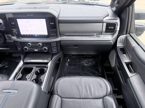 Used 2025 Ford F450 Platinum w/ FX4 Off-Road Package image 66