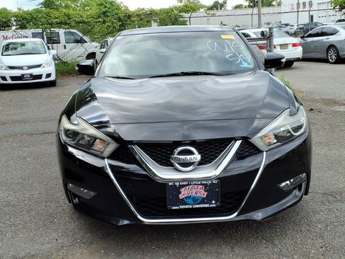Used 2017 Nissan Maxima Platinum w/ Medallion Package FWD image 2