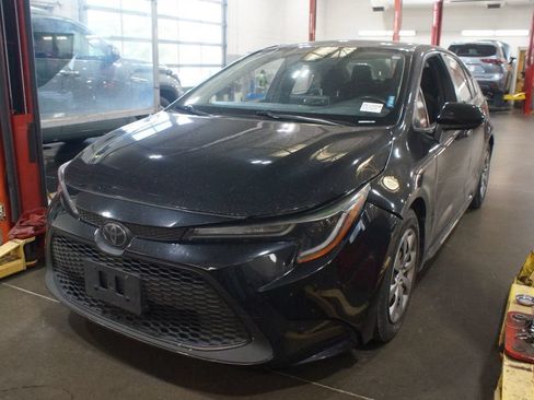Used 2020 Toyota Corolla LE FWD image 5