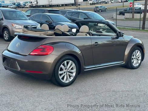 Used 2013 Volkswagen Beetle TDI image 12