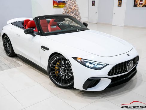 Used 2022 Mercedes-Benz SL 55 AMG 4MATIC w/ Driver Assistance Package image 49