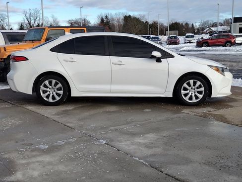 Used 2022 Toyota Corolla LE image 12
