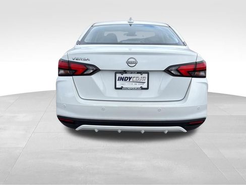 Used 2025 Nissan Versa SV FWD image 5