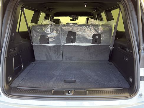 New 2026 Jeep Grand Wagoneer L 4WD image 7