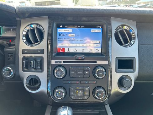 Used 2017 Ford Expedition Limited w/ Equipment Group 301A RWD image 19