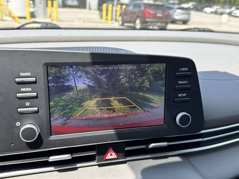 Used 2023 Hyundai Elantra SE FWD image 23