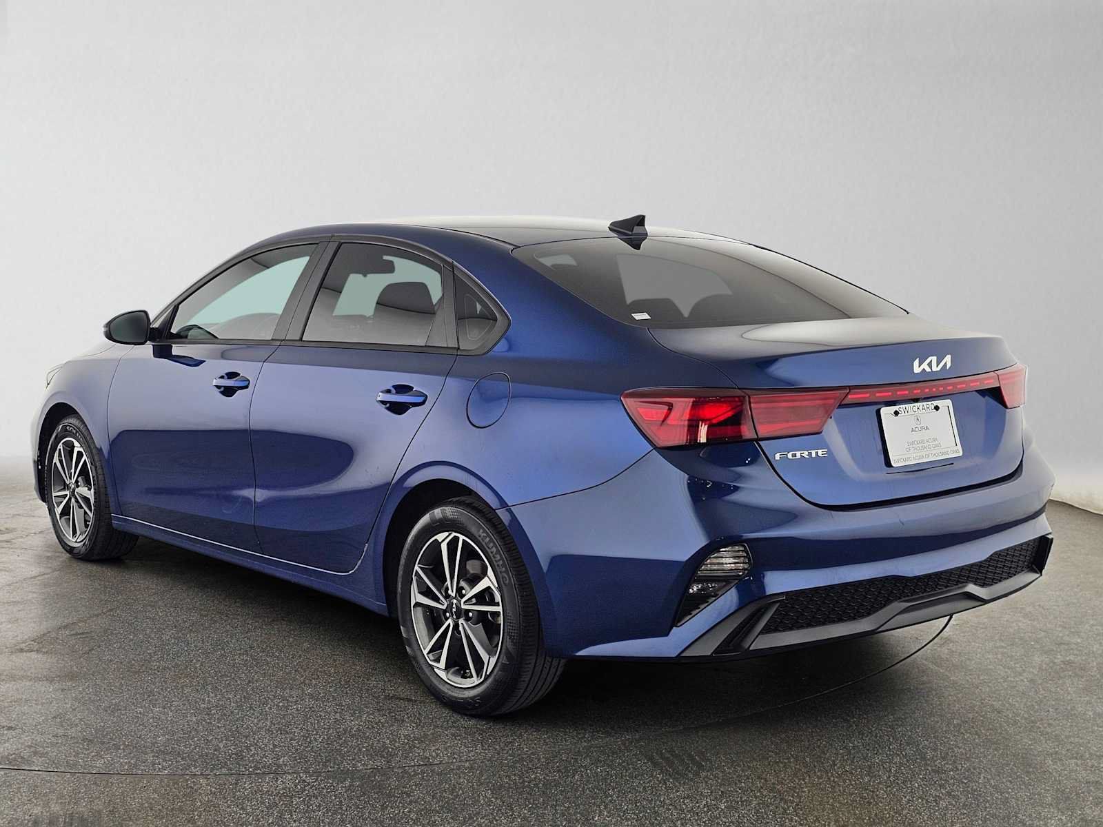Used 2023 Kia Forte LXS w/ LXS Technology Package FWD image 5