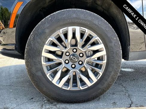 Used 2025 Chevrolet Suburban Z71 AWD/4WD image 32