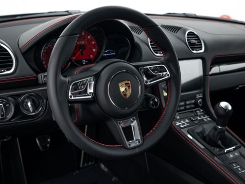 Certified 2025 Porsche 718 Cayman GTS RWD image 20