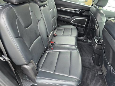 Used 2020 Kia Telluride S w/ S 8 Passenger Seating Package AWD/4WD image 35