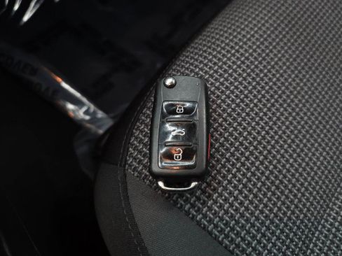 Used 2019 Volkswagen Beetle 2.0T S FWD image 36