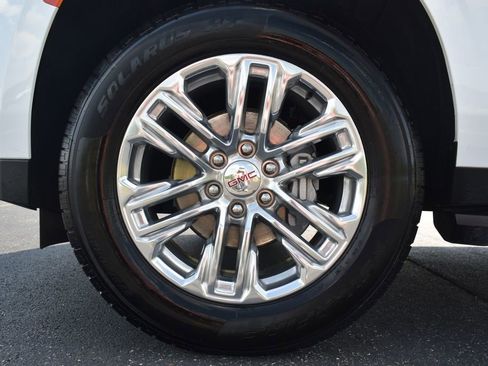Used 2024 GMC Yukon XL SLT RWD image 13
