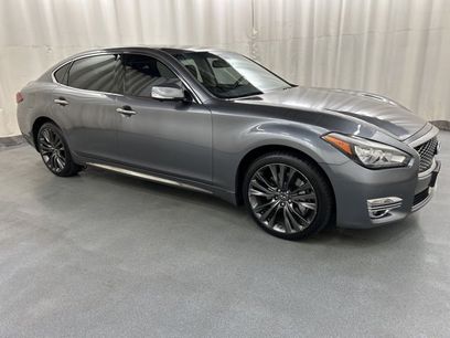 Used 2017 INFINITI Q70 L 3.7