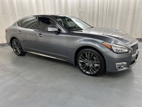 Used 2017 INFINITI Q70 L 3.7 image 1