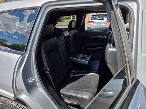 Used 2018 Jeep Grand Cherokee Altitude RWD image 57
