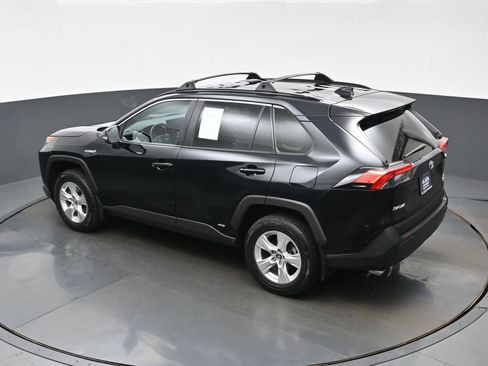 Used 2020 Toyota RAV4 XLE w/ XLE Grade Weather Package AWD/4WD image 36