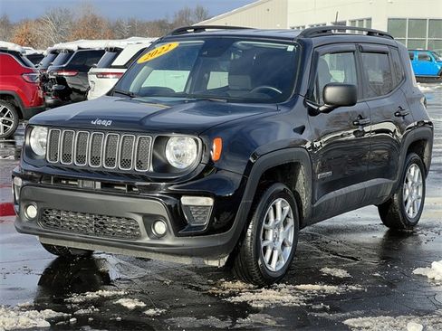 Certified 2022 Jeep Renegade Latitude w/ Convenience Group image 40