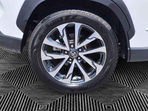 Used 2023 Toyota Corolla Cross XLE w/ Convenience Package AWD/4WD image 9