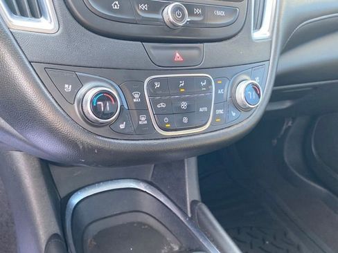 Used 2020 Chevrolet Malibu Premier FWD image 11