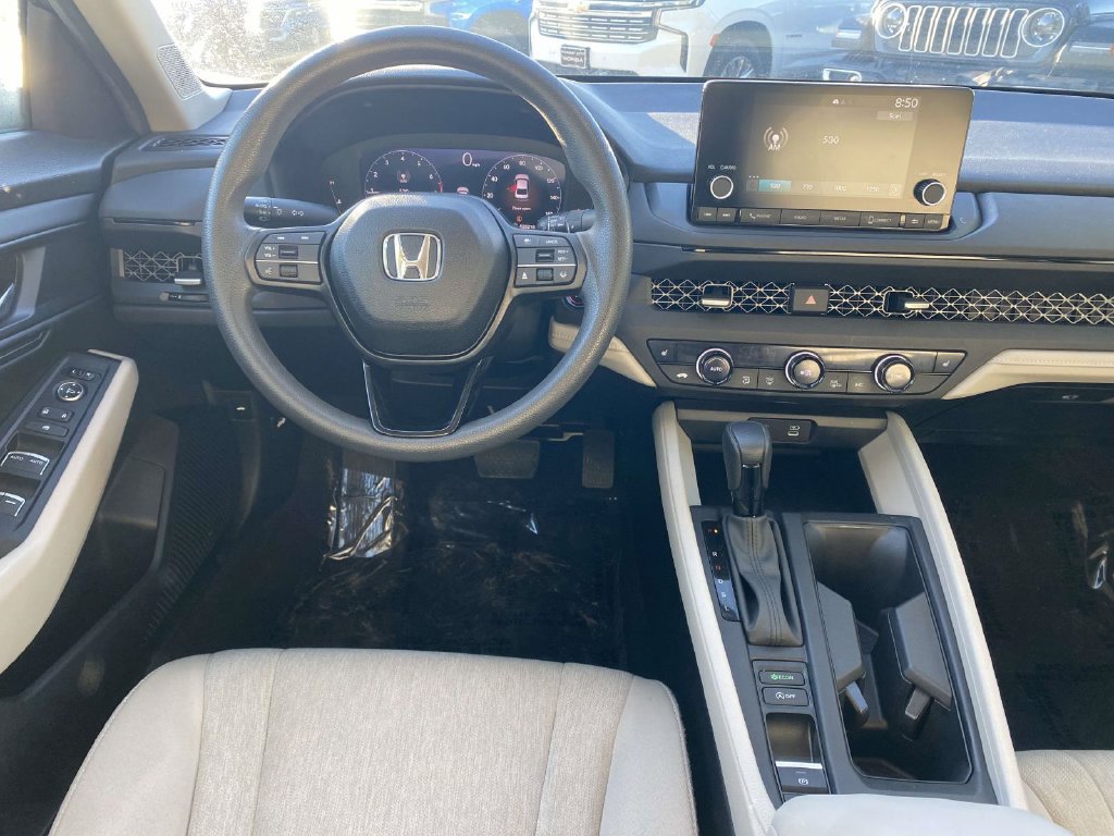 Certified 2025 Honda Accord SE image 9