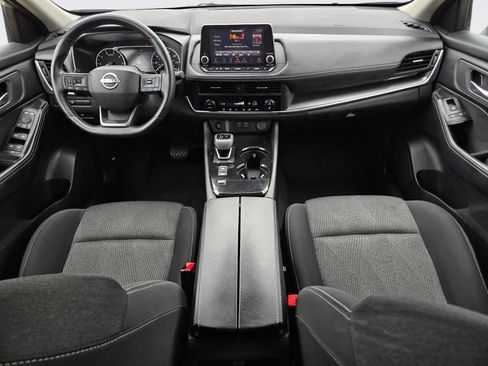 Used 2025 Nissan Rogue SV FWD image 14
