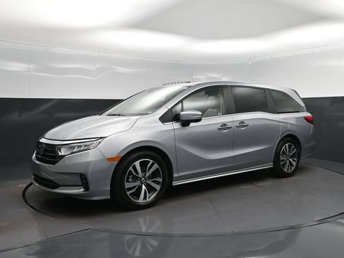 Used 2023 Honda Odyssey Touring image 3