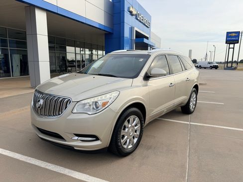 Used 2015 Buick Enclave Leather w/ Trailering Package FWD image 2