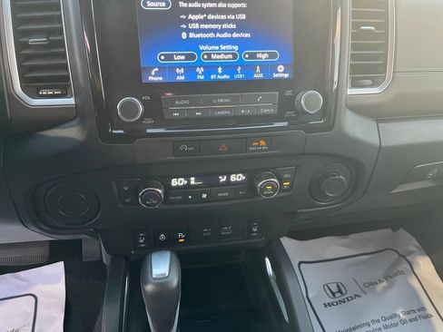 Used 2023 Nissan Frontier SV w/ SV Convenience Package RWD image 19