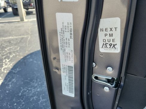 Used 2016 Dodge Charger SXT RWD image 29