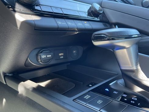 Used 2025 Hyundai Elantra Sport image 24