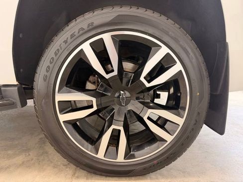 Used 2019 Chevrolet Tahoe Premier AWD/4WD image 12