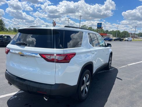 Used 2020 Chevrolet Traverse LT w/ LT Premium Package FWD image 4