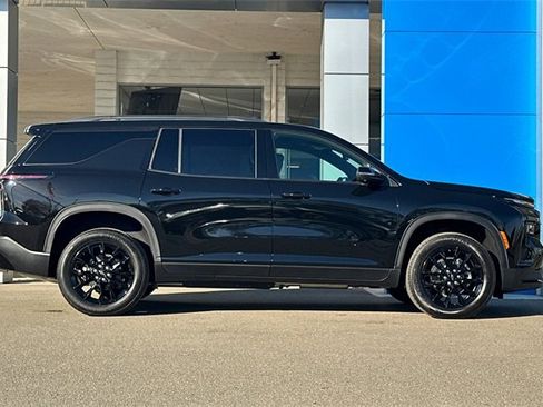 New 2026 Chevrolet Traverse LT w/ Midnight/Sport Edition image 4