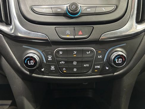 Used 2022 Chevrolet Equinox LT FWD image 29