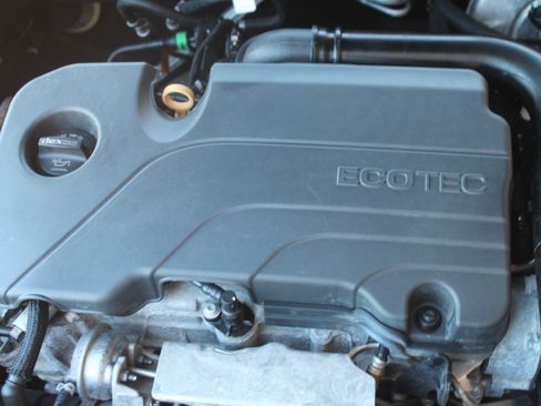 Used 2021 Chevrolet Malibu LT image 19