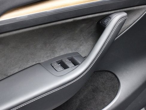 Used 2022 Tesla Model Y Performance image 42