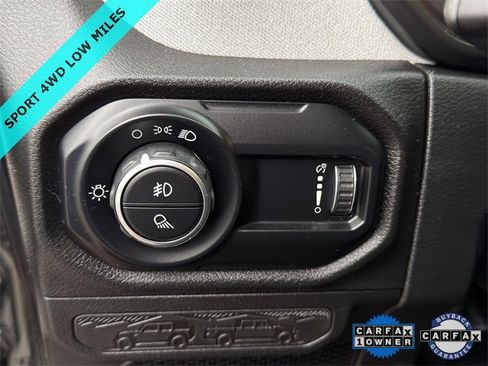 Used 2025 Jeep Gladiator Sport image 24