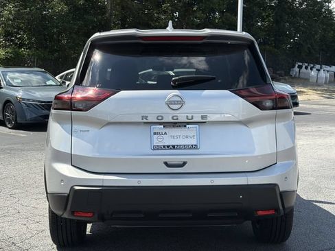 Used 2025 Nissan Rogue SV FWD image 4